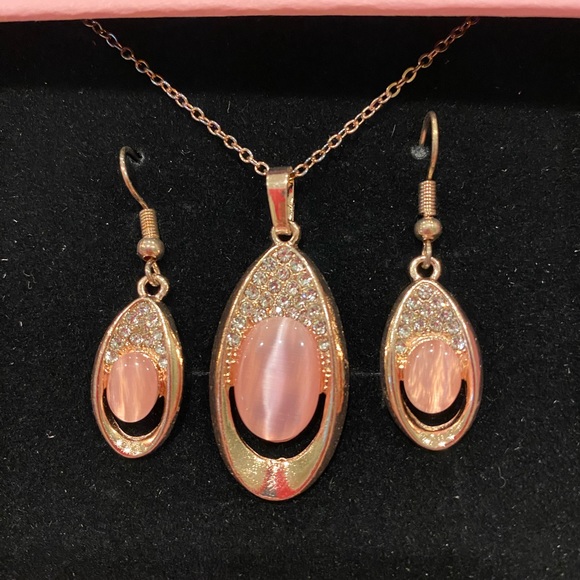 Tear drop pink jewelry - Picture 2 of 3